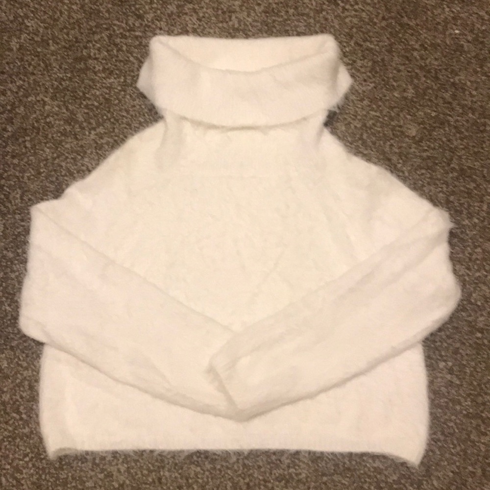 Urban Outfitters Women’s White Fuzzy Sweater